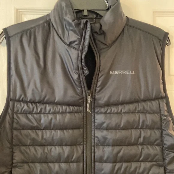 MERRELL Man Vest BNWOT color black length 28” pit to pit 36” two front pockets - Picture 2 of 12